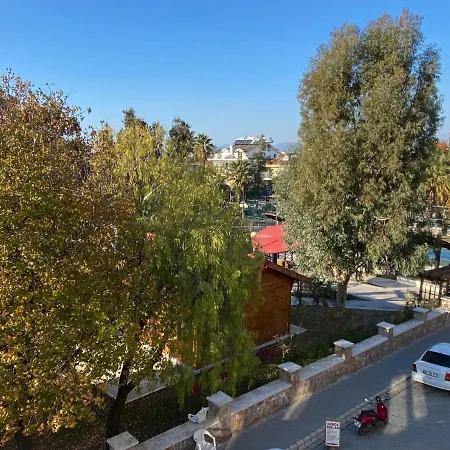 Spacious 2 Bedroom 1 Living And Dining 1 Sitting 1 Bath Apartment