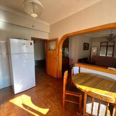 Apartment Spacious 2 Bedroom 1 Living And Dining 1 Sitting 1 Bath